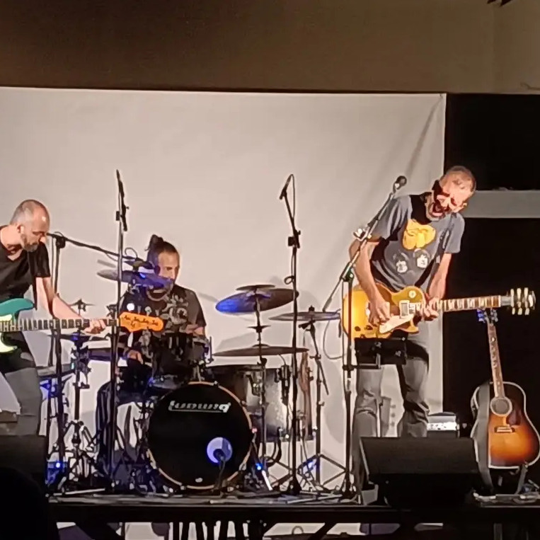 HILLSIDE POWER TRIO: Blues-Rock che tiene ‘a cazzimma.